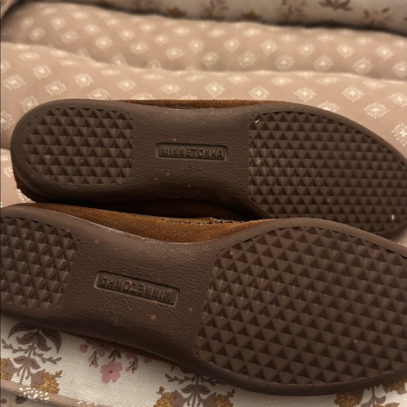 Minnetonka Mary Jane moccasins - Picture 4 of 7